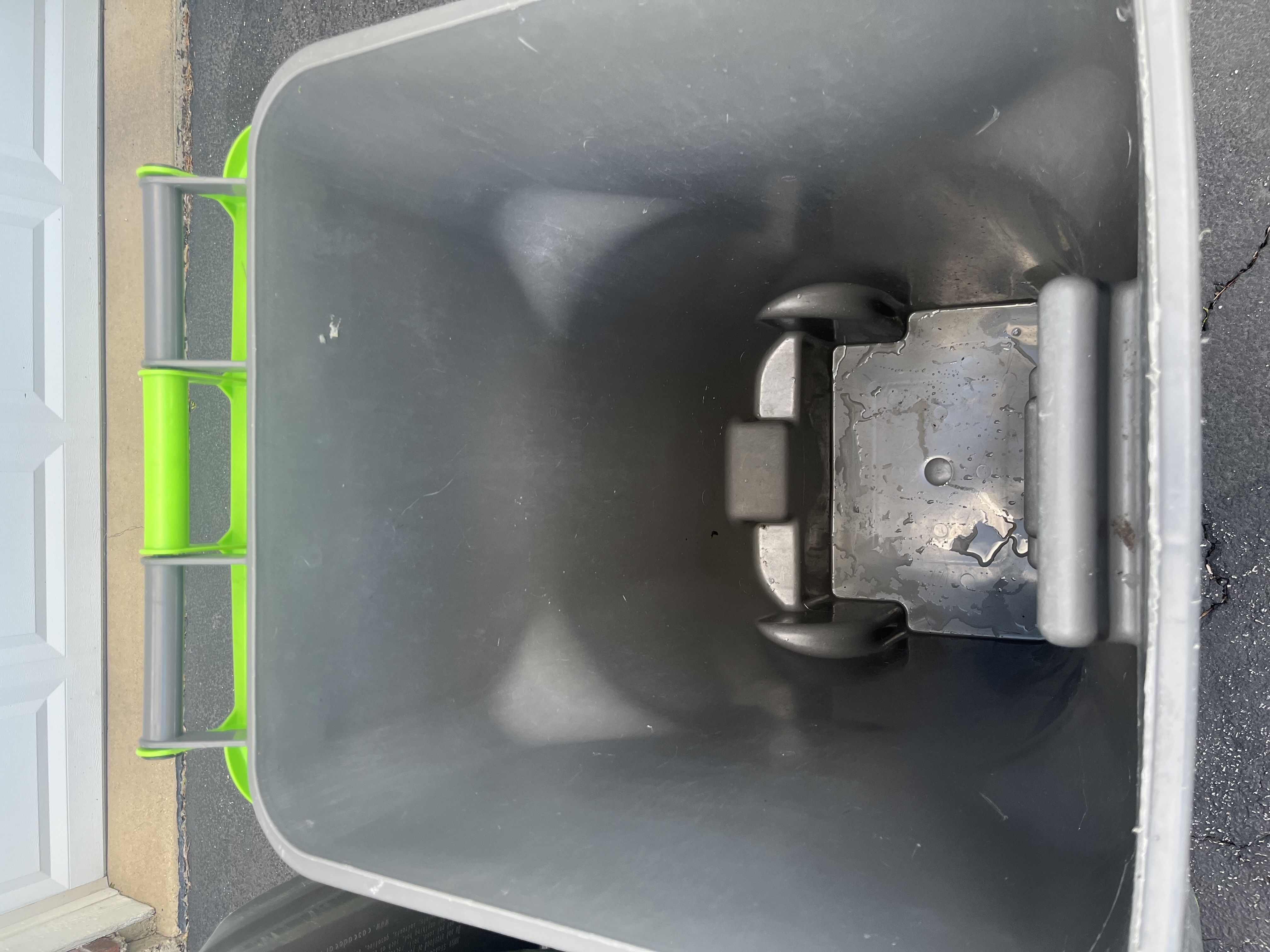 Garbage Can after cleaning